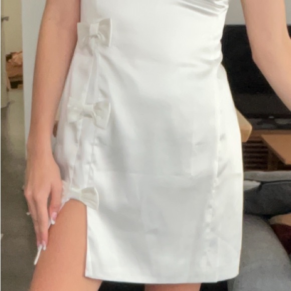 RIHOAS Cream/white Mini Dress with Elegant Bow Details - Picture 4 of 10
